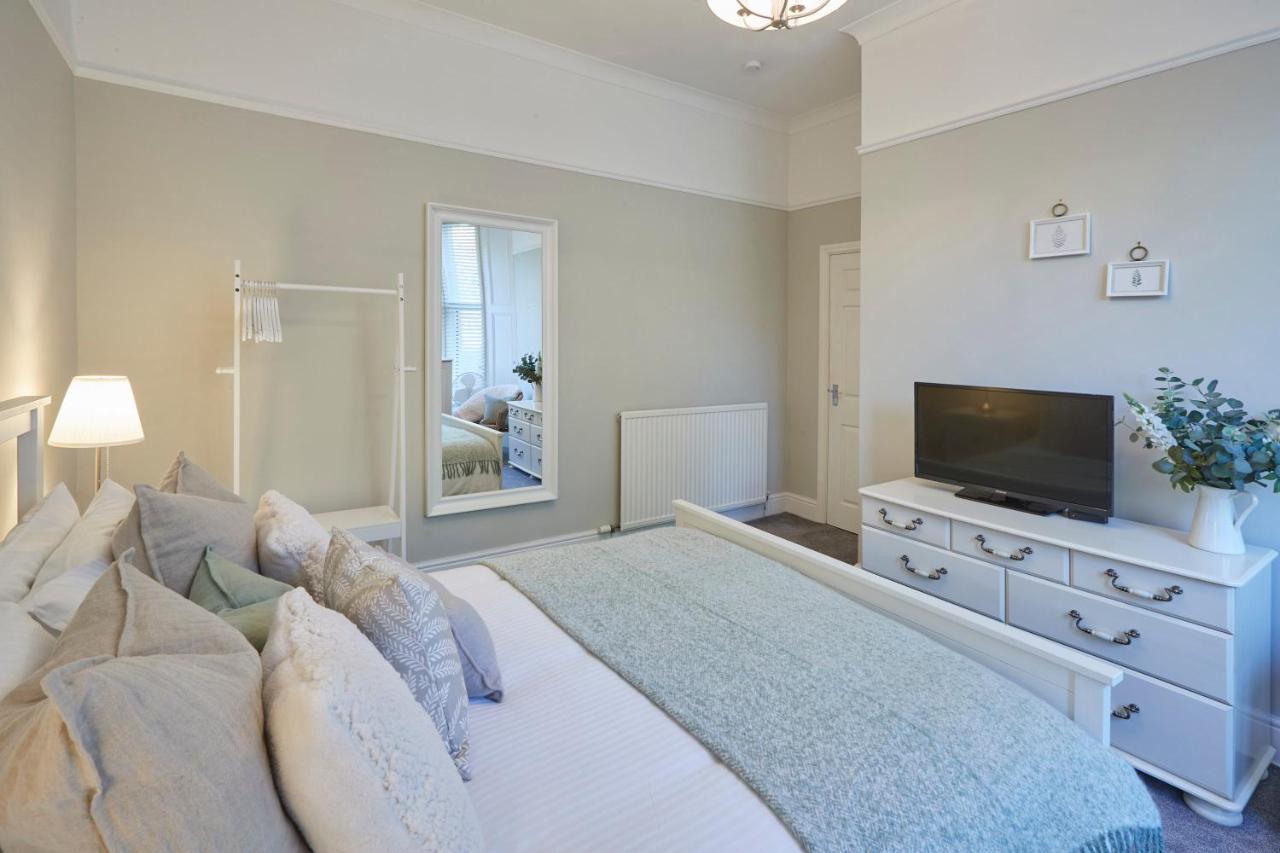 Host & Stay - Sandpiper Apartment Уитби Экстерьер фото