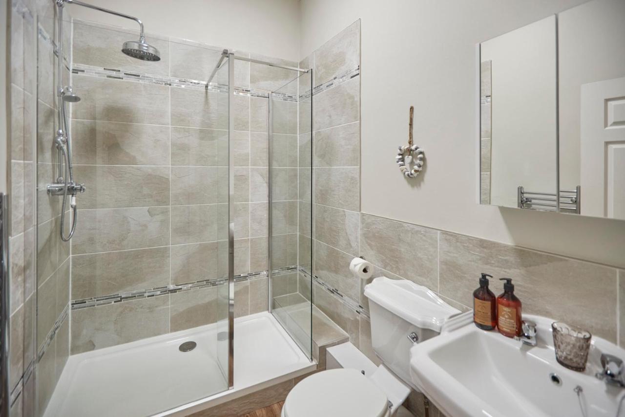 Host & Stay - Sandpiper Apartment Уитби Экстерьер фото